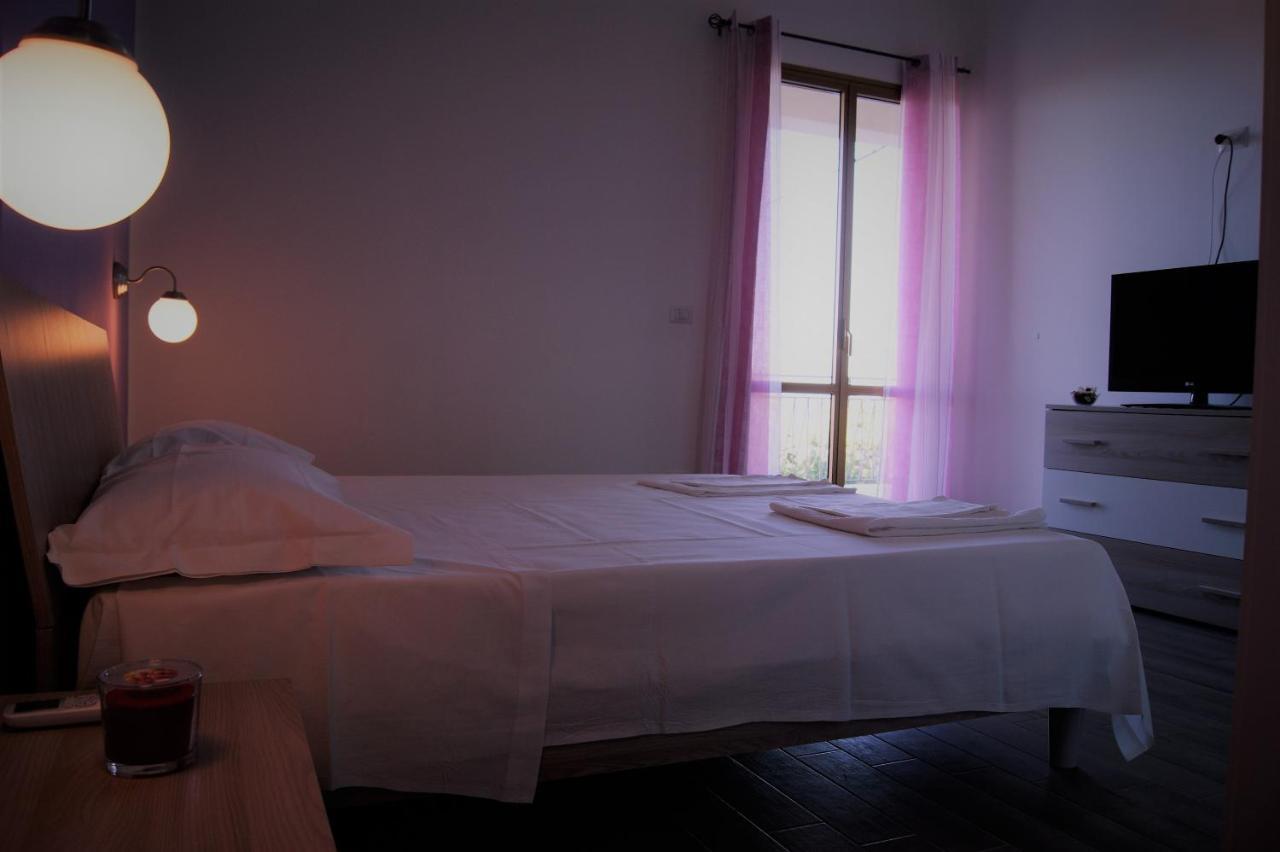 B&B Apollonia Roseto Capo Spulico Exterior photo